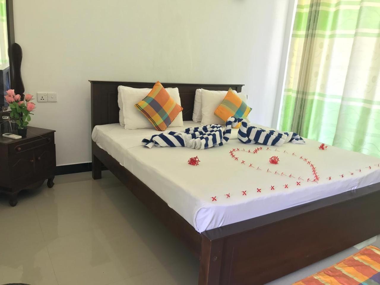 Sea Zone Resort Mirissa Buitenkant foto